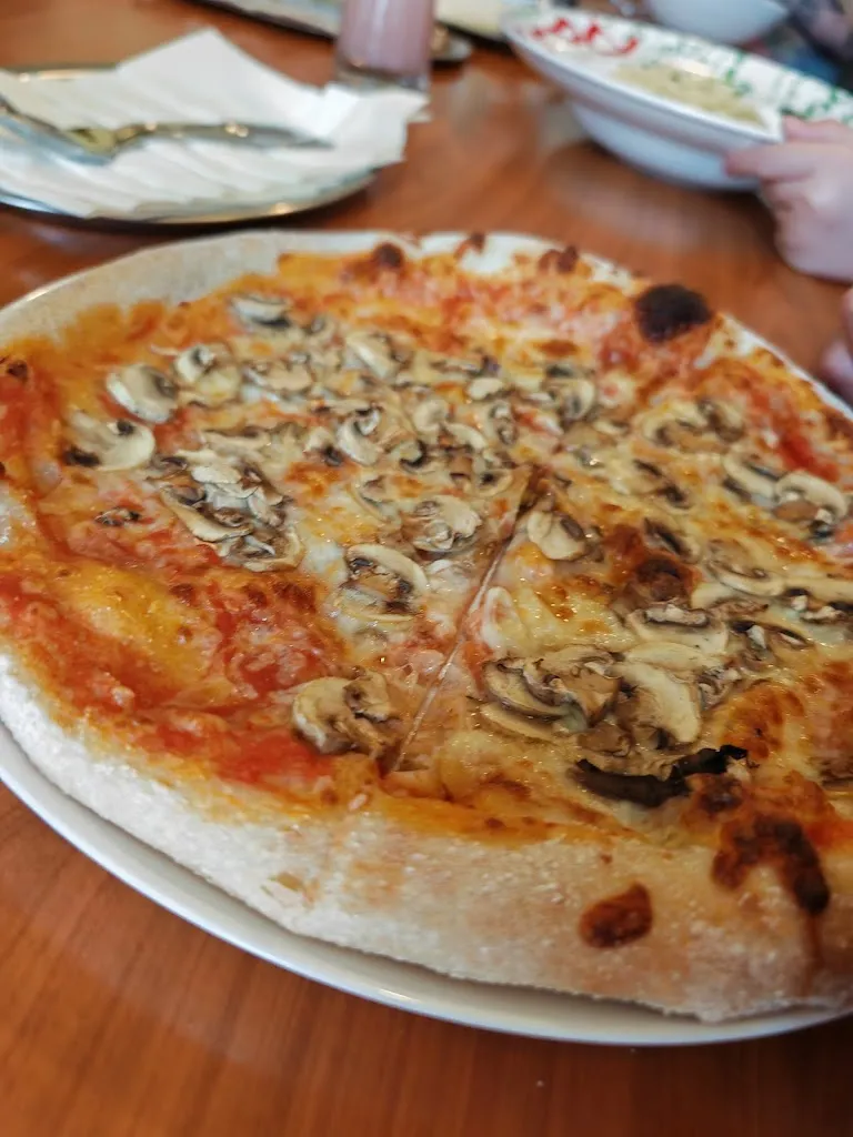 Marius D_Restaurant & Pizzeria La Perla_Göhren_recensione