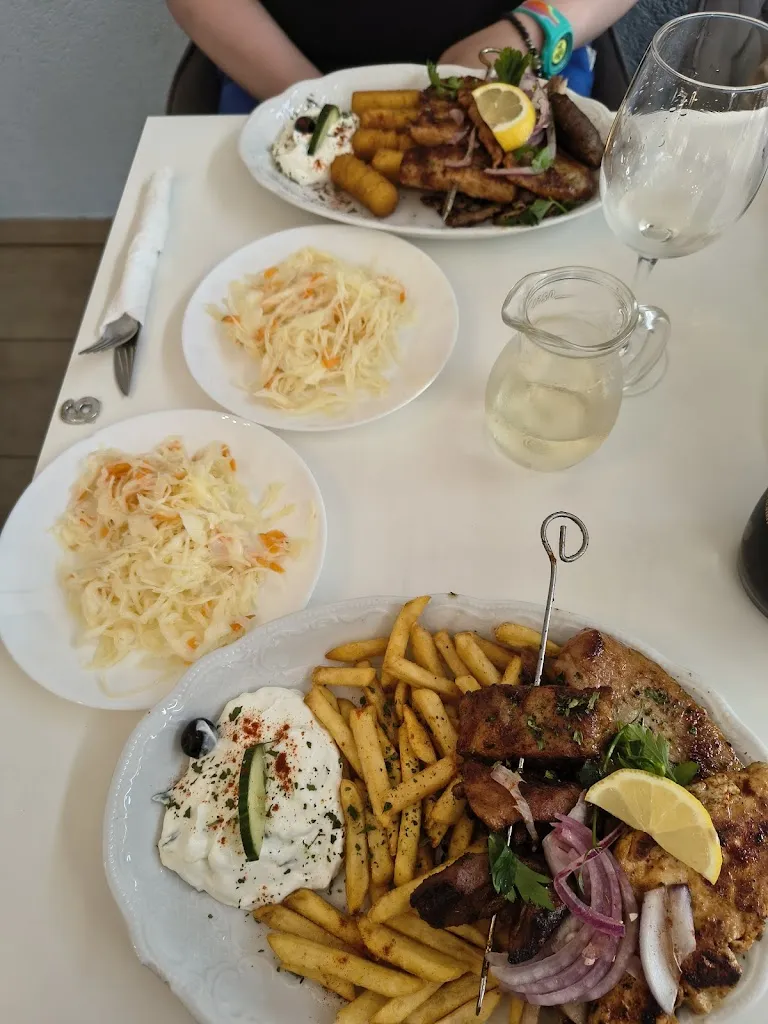 Daniel Kuchenbecker_Restaurant Mykonos_Baabe_review