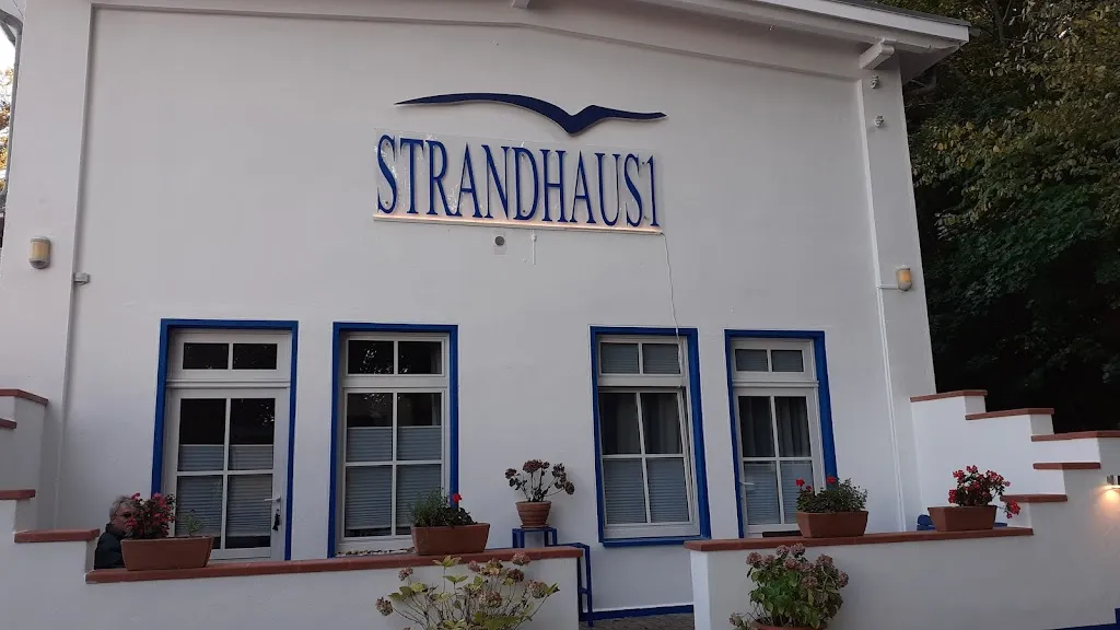 Pension Strandhaus 1 restaurant in Göhren