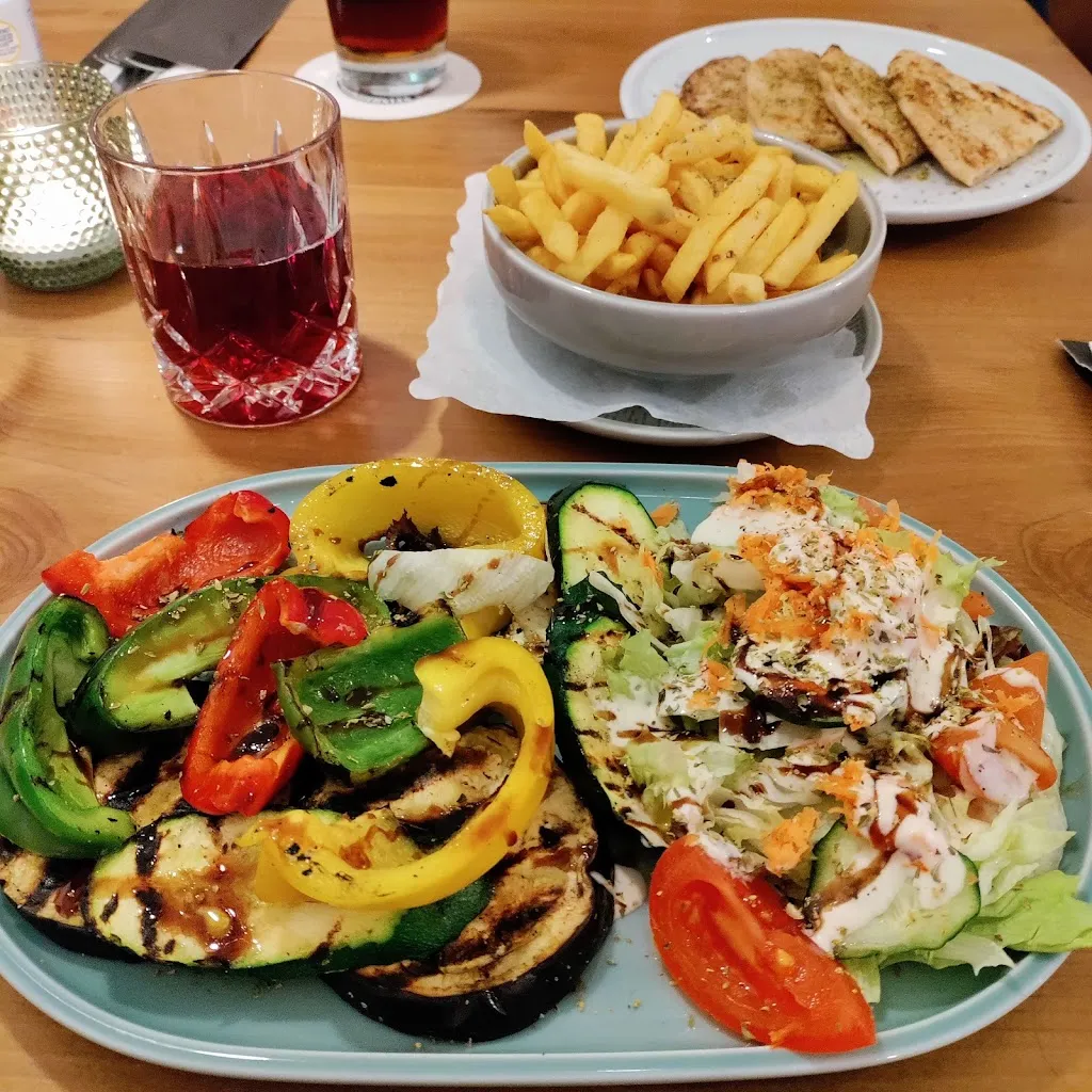 Neo Kastro - griechisch-mediterranes Restaurant 🌿_Donau_slider_image_3