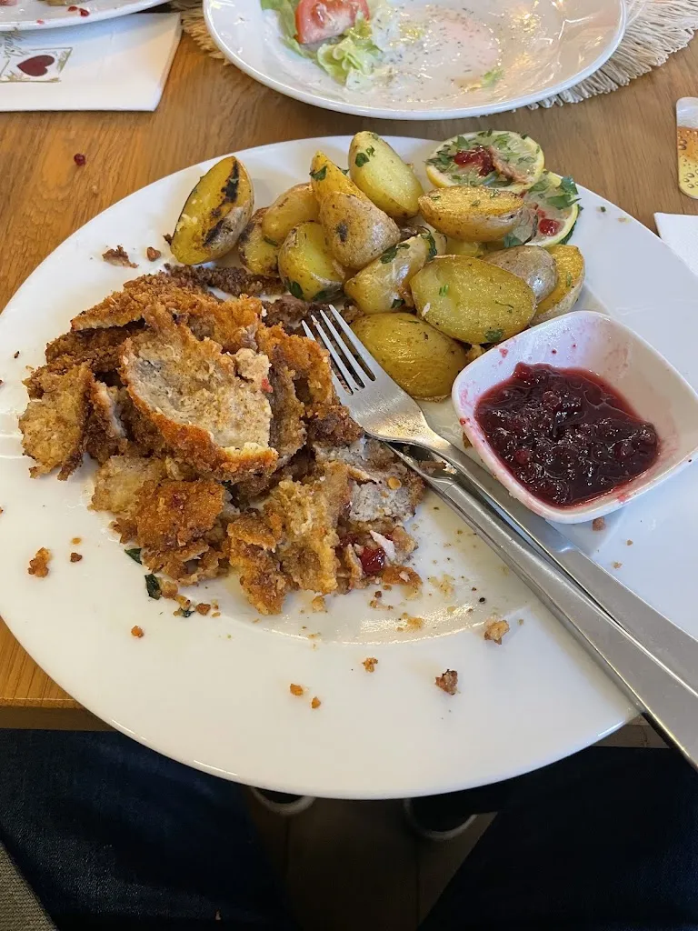 Karsten Dommes_Rennbahn_Donau_review