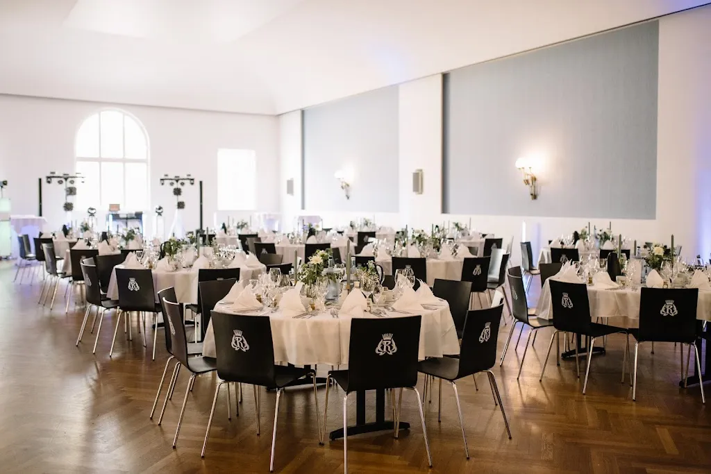 Ignacio Lobato_Rennbahn_Donau_review