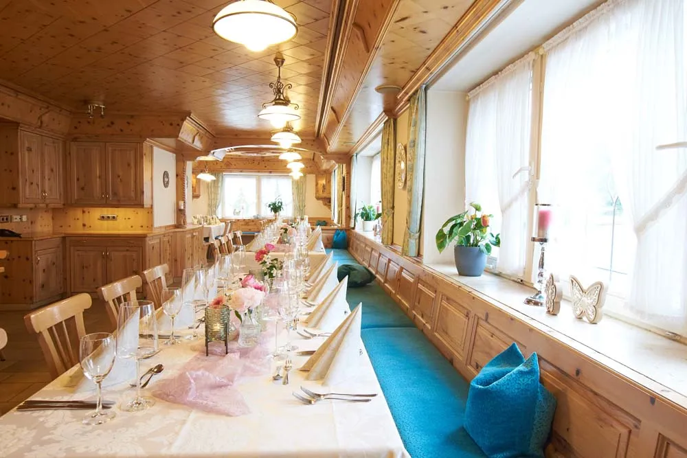 Gasthaus zum Schmied restaurant in Flachslanden