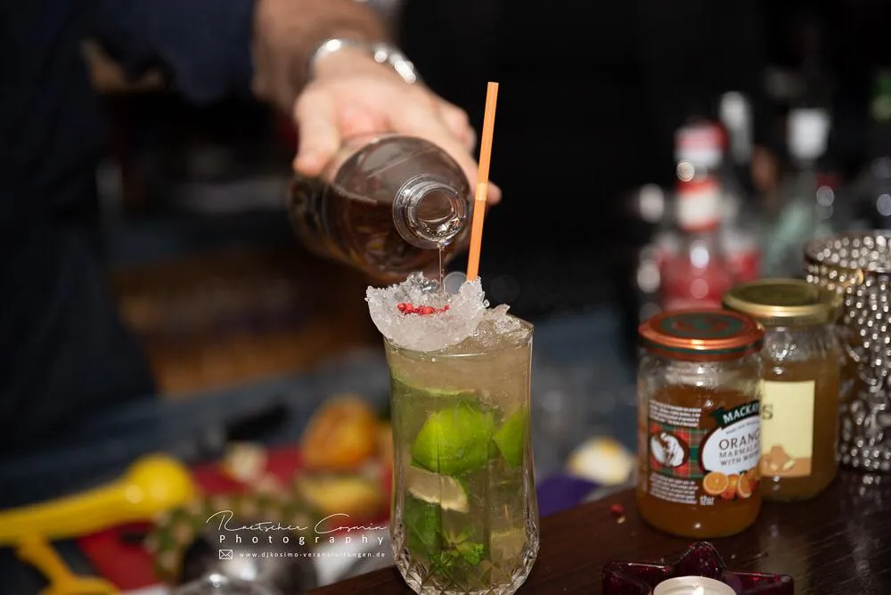 Andrea's Cafe Lounge Bar_Donau_slider_image_3