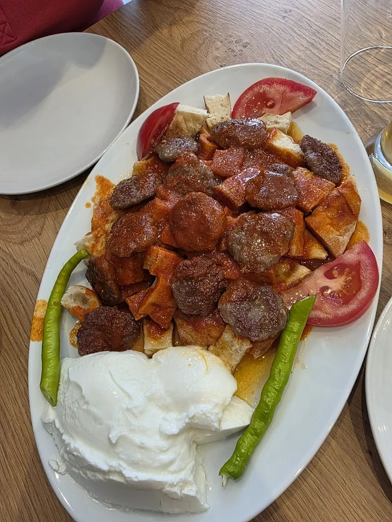 Bosphorus Grill & More restaurant in Donau