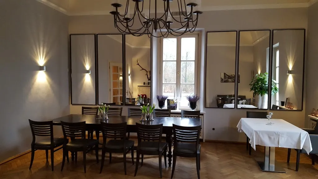 Arco Schlösschen restaurant in Donau