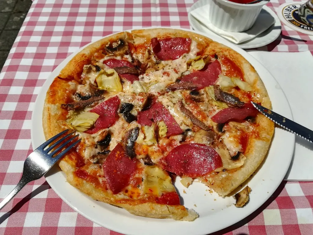 Gaststätte Goldener Schwan restaurant in Donau