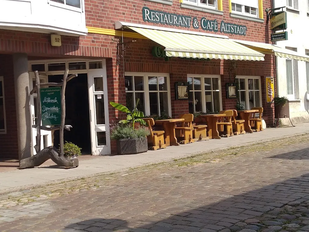 Restaurant & Café Altstadt_See_slider_image_1