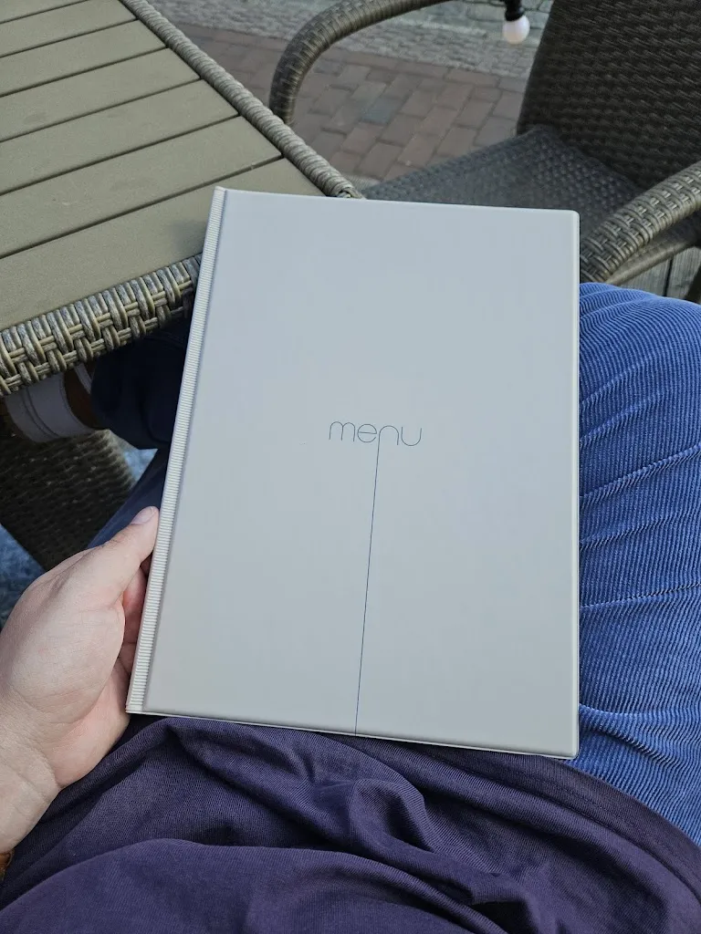 Robert Zobel_Paps & Son Geniess-Bar_See_review