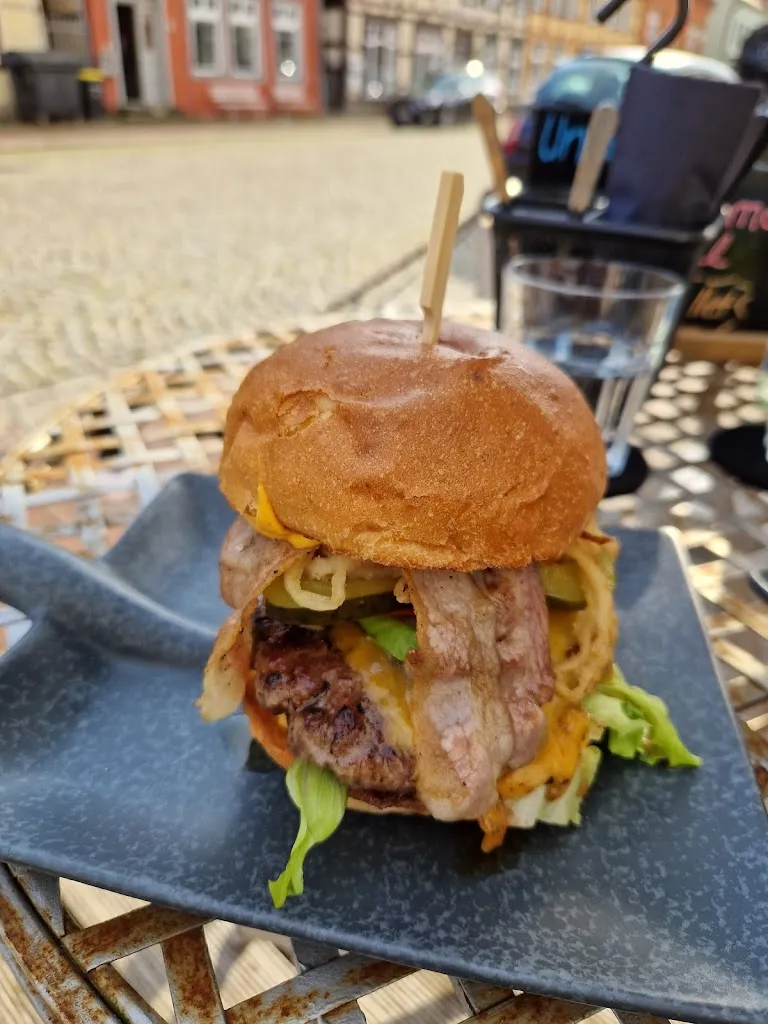 Kristina Hampicke_Paps & Son Geniess-Bar_See_review