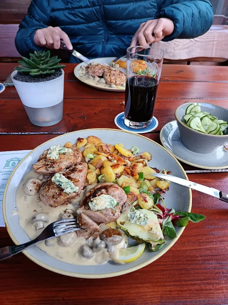 Marion Raddatz_Ausflugsgaststätte Quellental - Mark Schlief_Hohenfelde_review