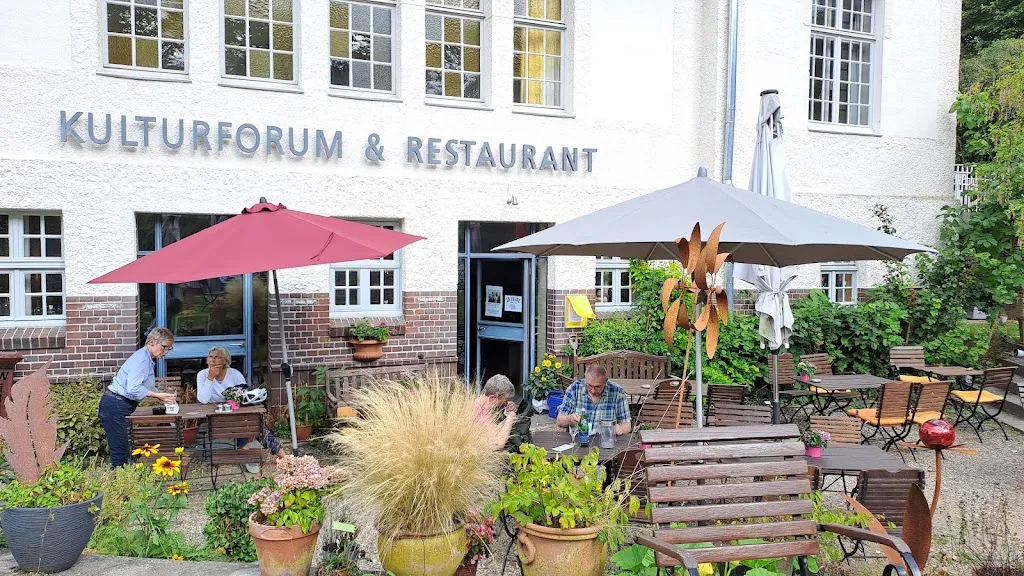 Alte Schwimmhalle am Schloss_Plön_slider_image_1