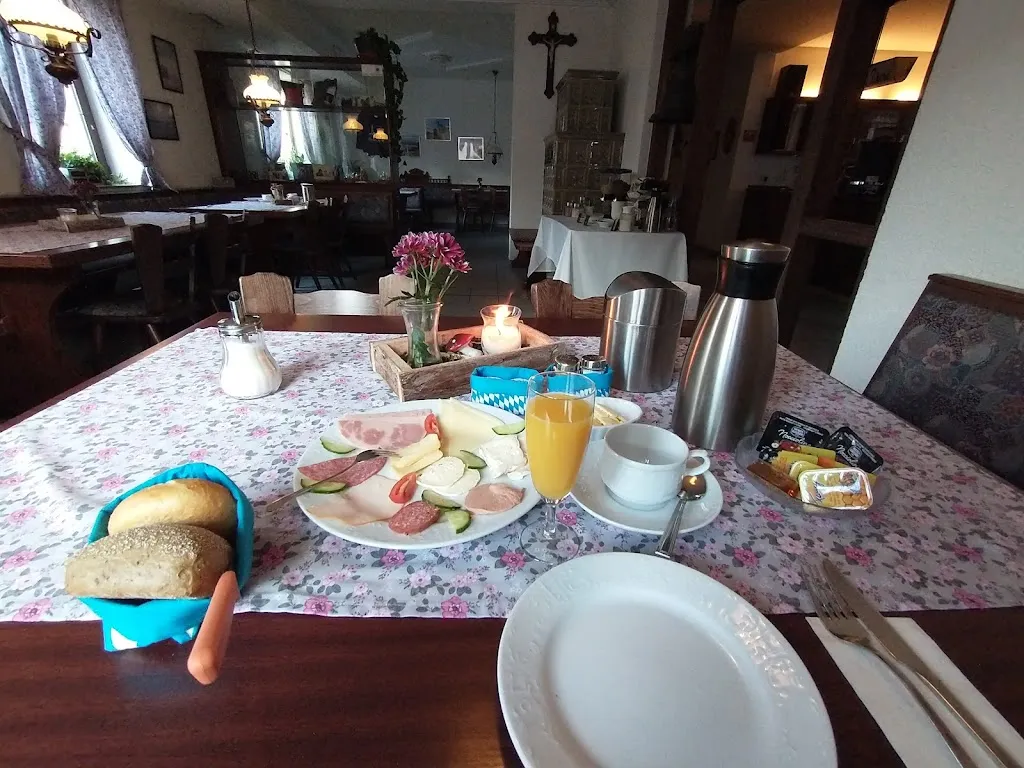 Tom Marohn_Pension﻿ Heuhexe_Fladungen_review