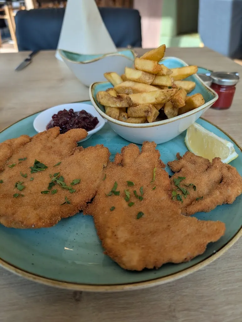 Russell Grace_Greenfields Restaurant & Bar_Feldkirchen_review