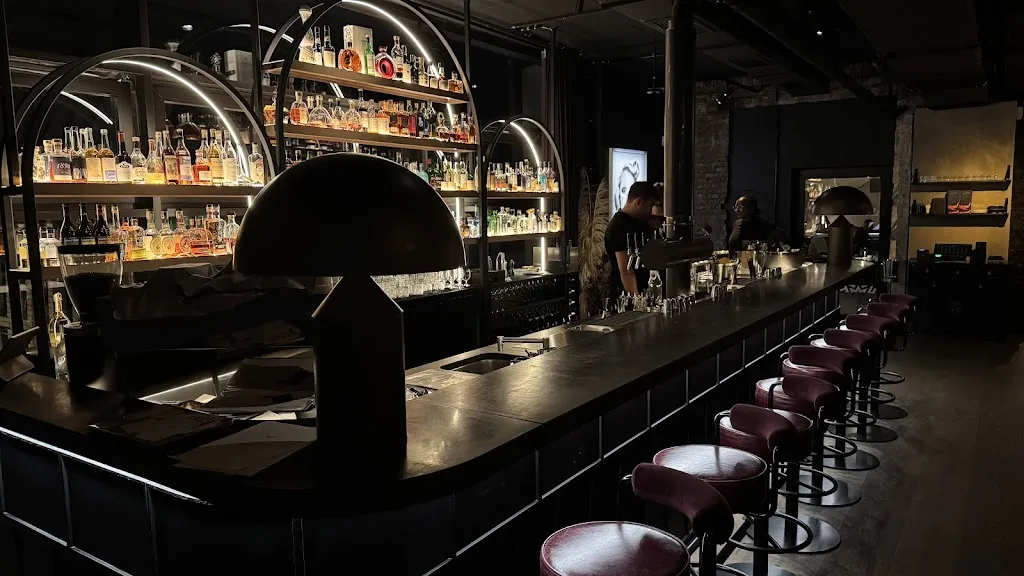 Verōnika Berlin_Berlin_slider_image_3