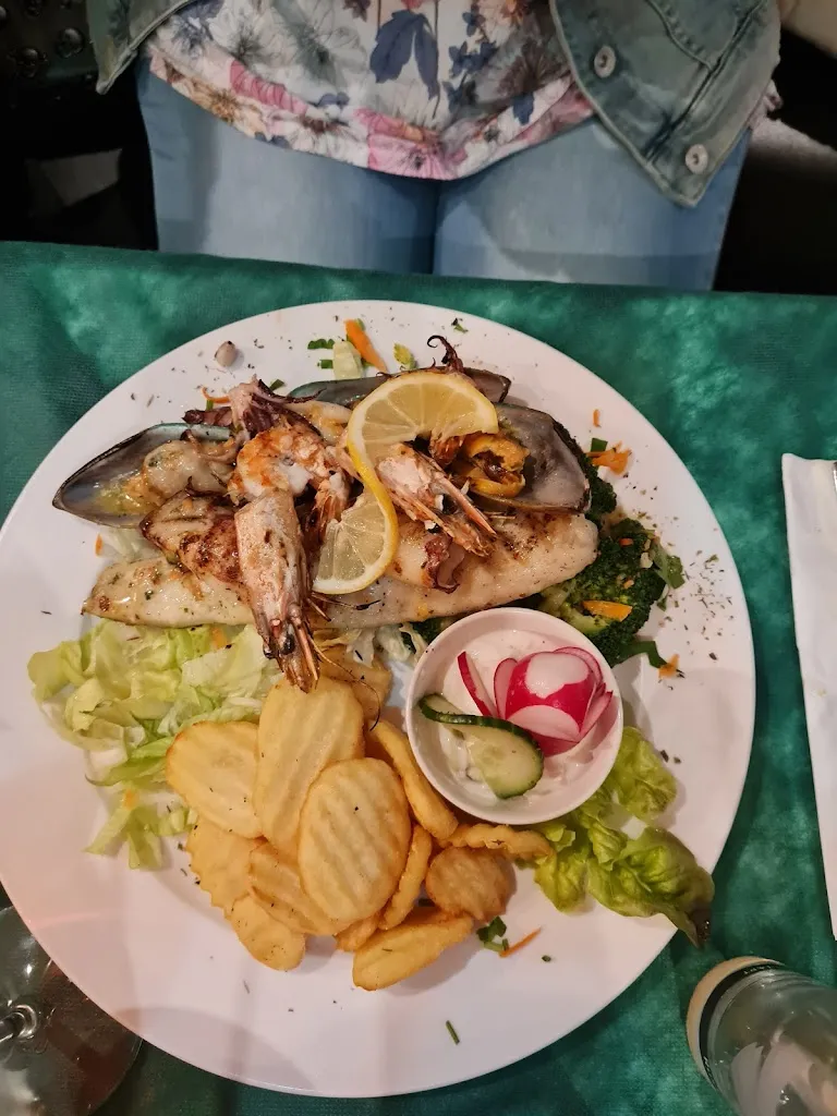 Linda Jauer_Restaurant MYTHOS_Austria_review