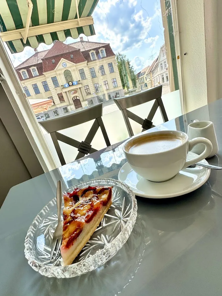 Janusz Cisieński_Café am Markt_Teterow_recensione