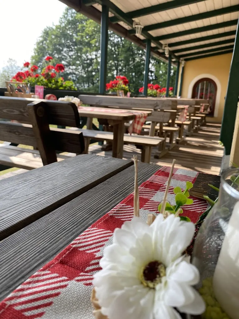 Anja T_Jausenstation Rangetiner_Austria_review