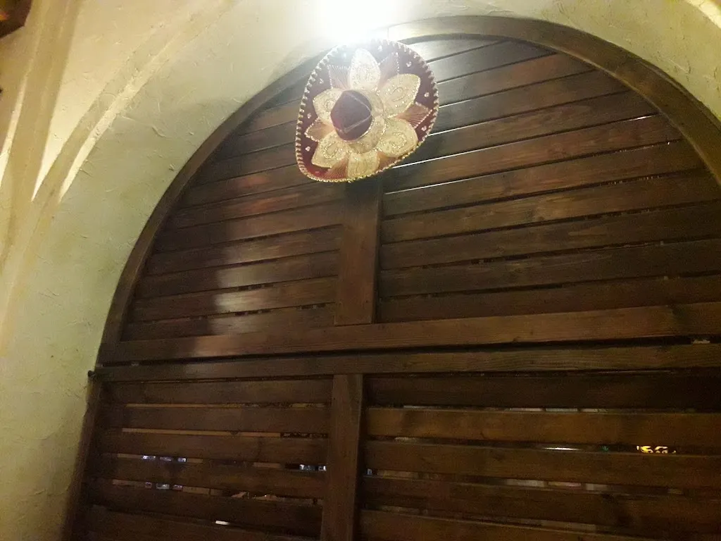 Konstantinos Leptokaropoulos_El Paso_Poland_review