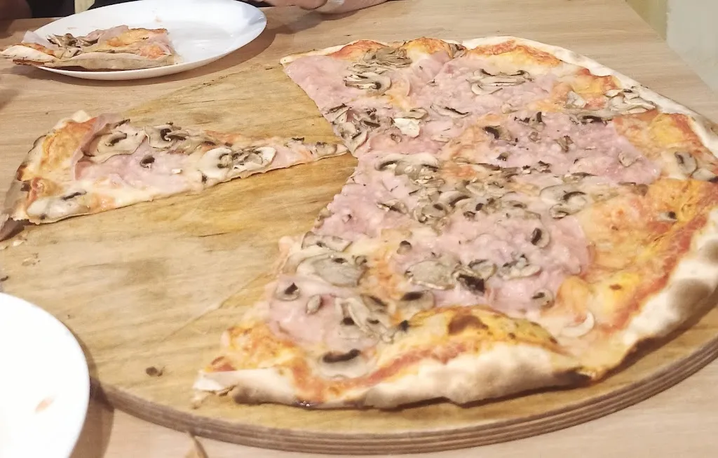 Pizzeria Grande Forno_Poland_slider_image_3