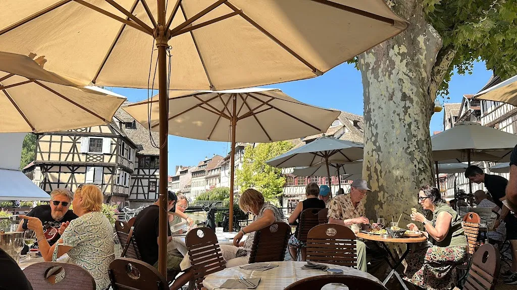 La Corde à Linge_France_slider_image_3