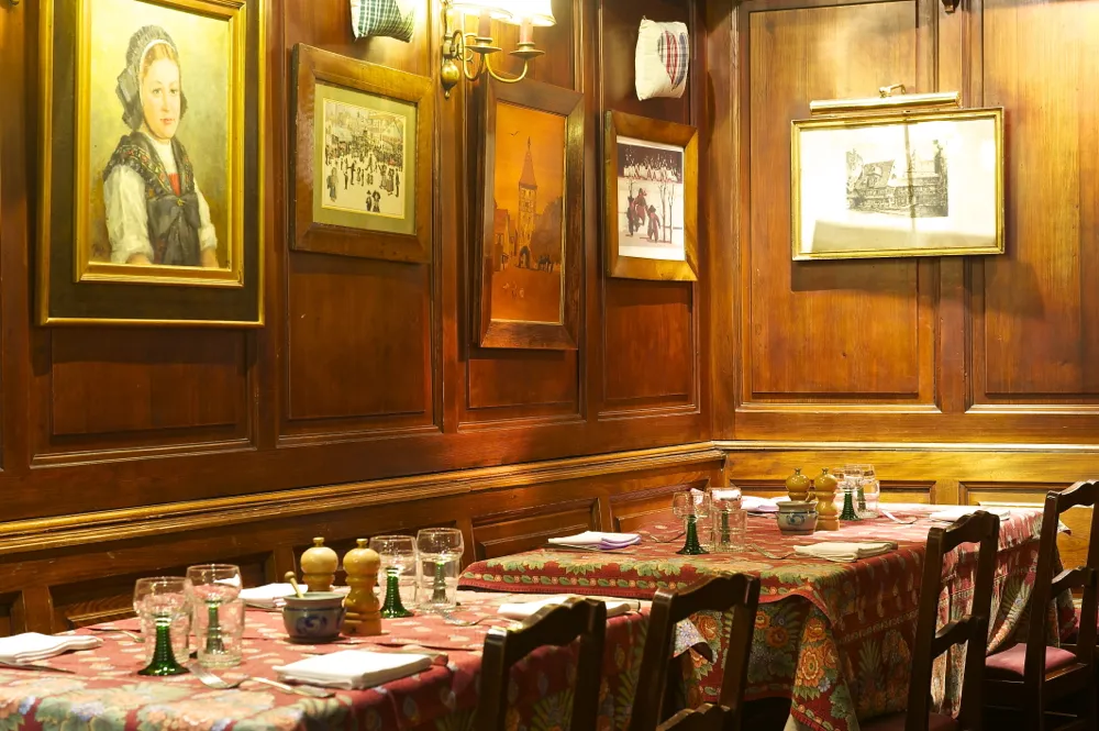 Le Clou ristorante a France