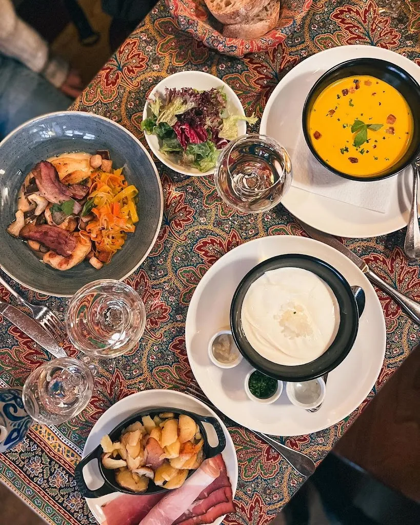 Chez Yvonne_France_slider_image_3