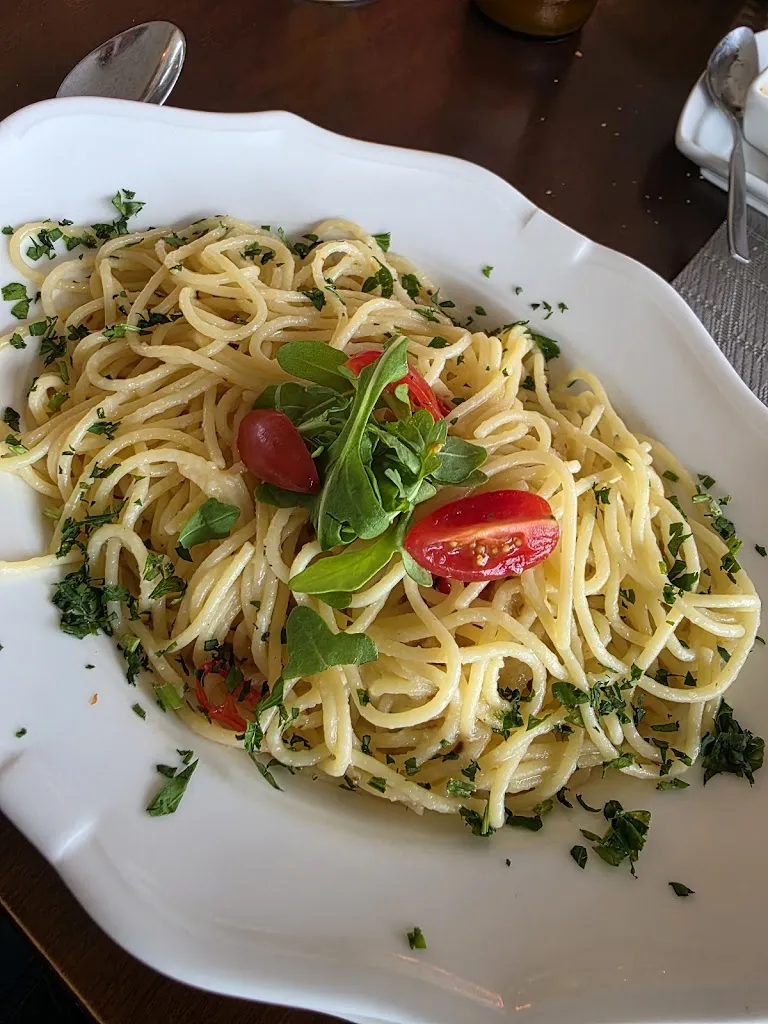 Uwe Müller_Restaurant Am Hafen_Wiek_review