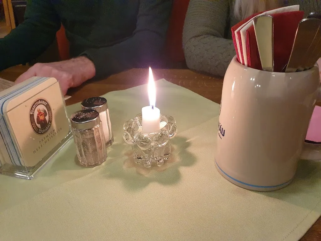 Karen Edwards_Landgasthof und Pension Hartmann_Feldkirchen_reseña