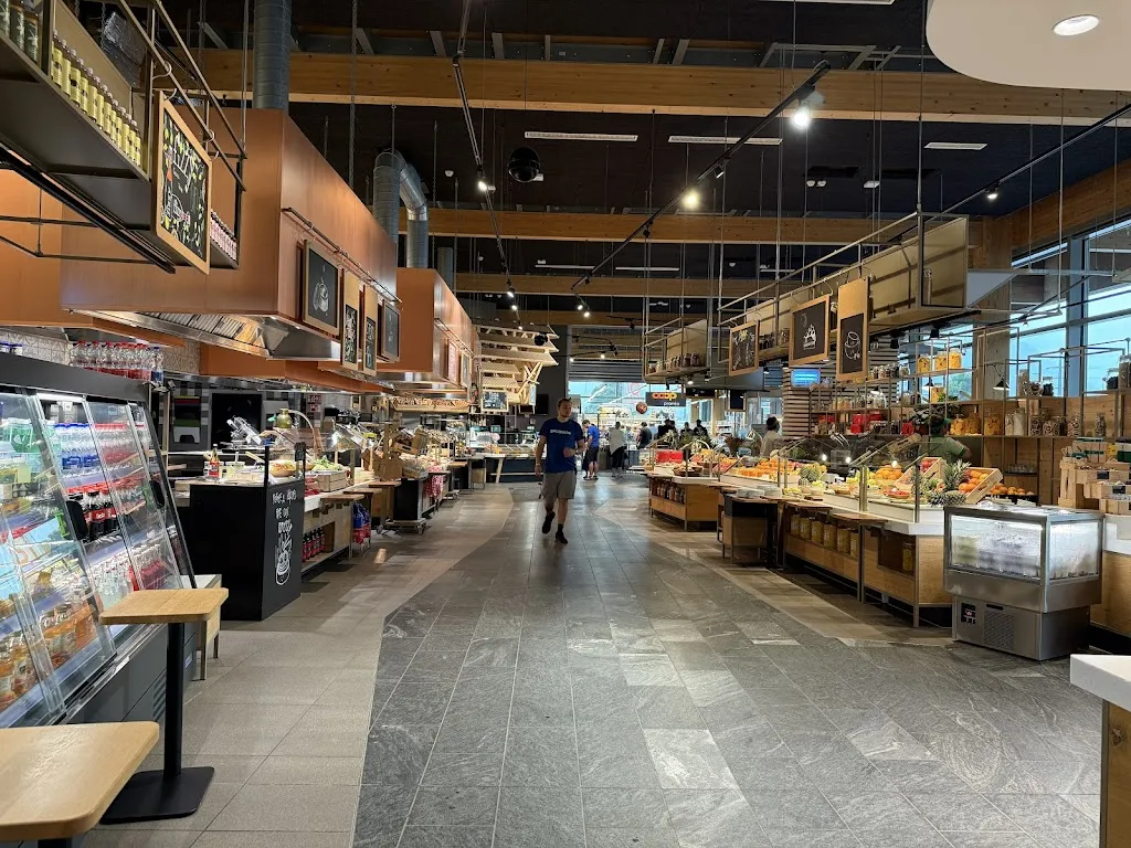 Marché Bellinzona Sud_Carasso_slider_image_3