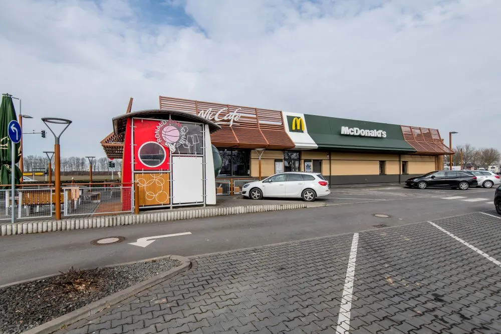 McDonald's_Aldenhoven_slider_image_3