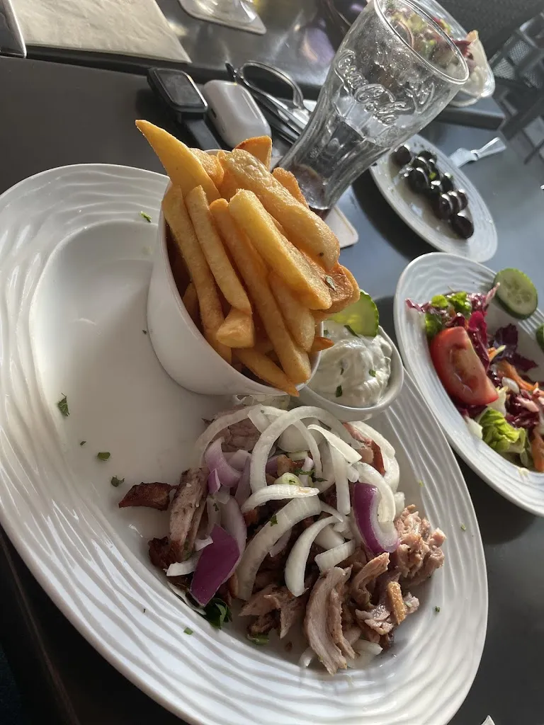 B Schroer_Mediterrane Kuzina Altena_Altena_review