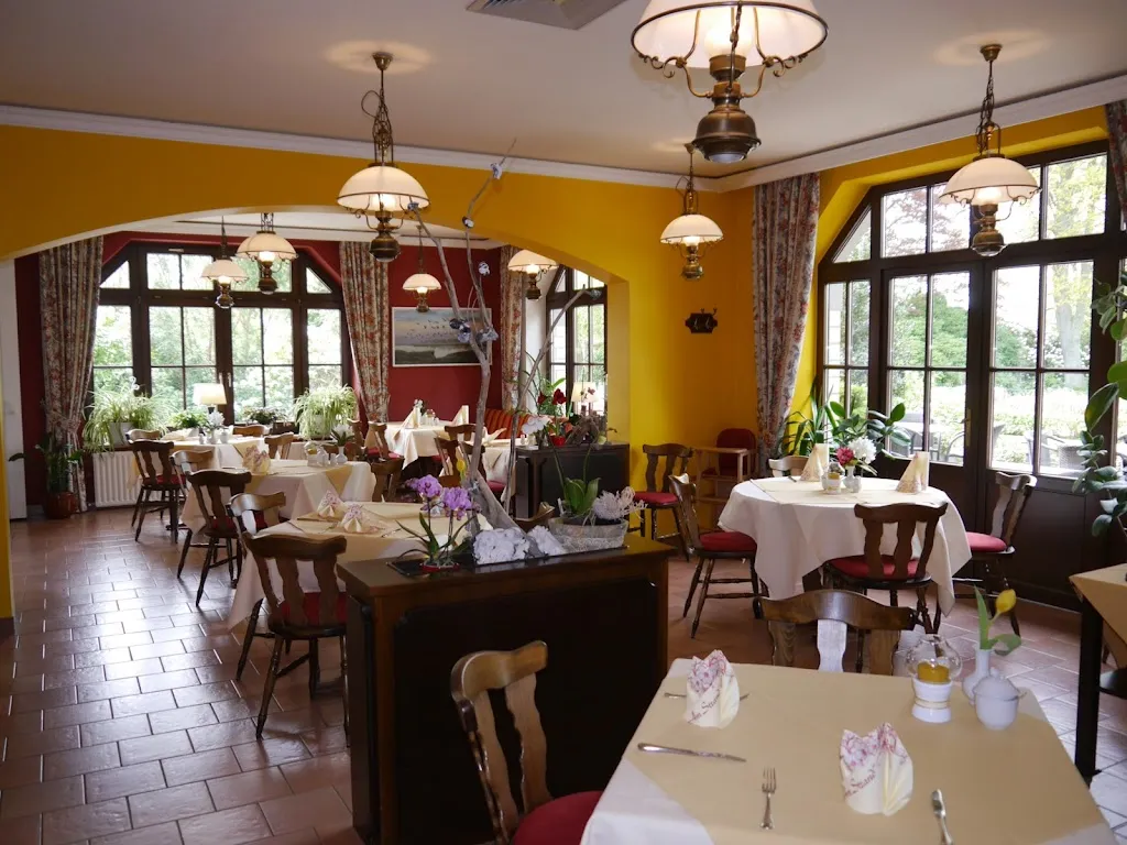 Hotel u. Restaurant "Am Strand" restaurant in Zingst