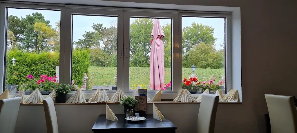 Schnitzel-Kaiser Biergarten ristorante a Zingst