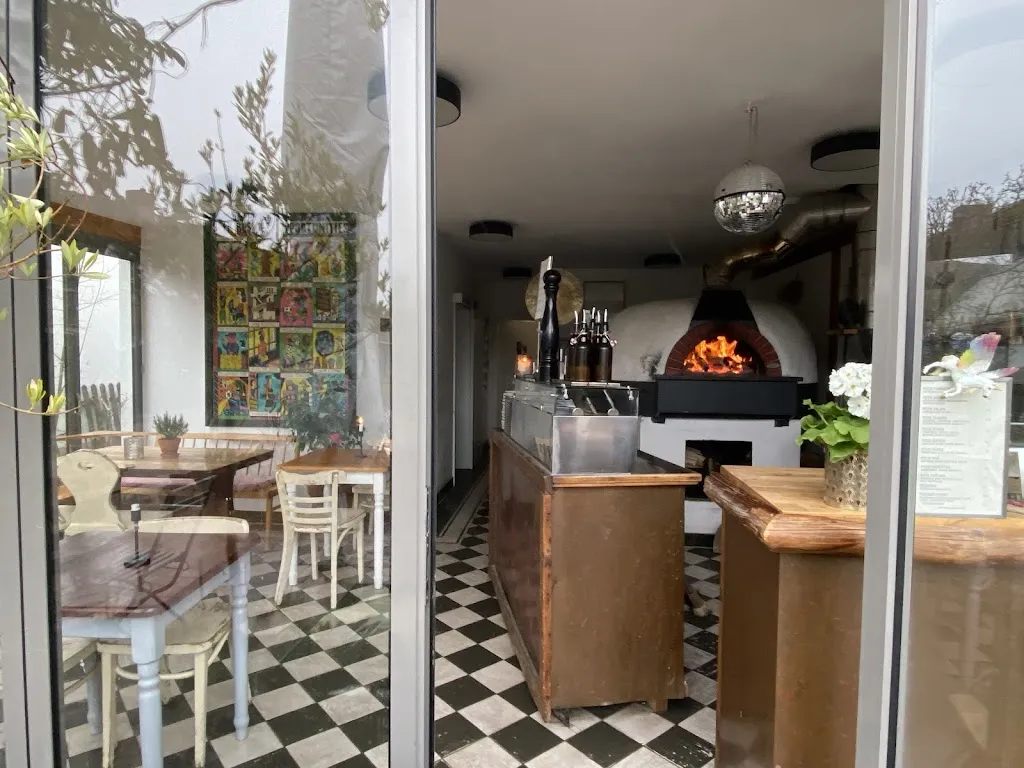 Pizza Garten_Zingst_slider_image_1