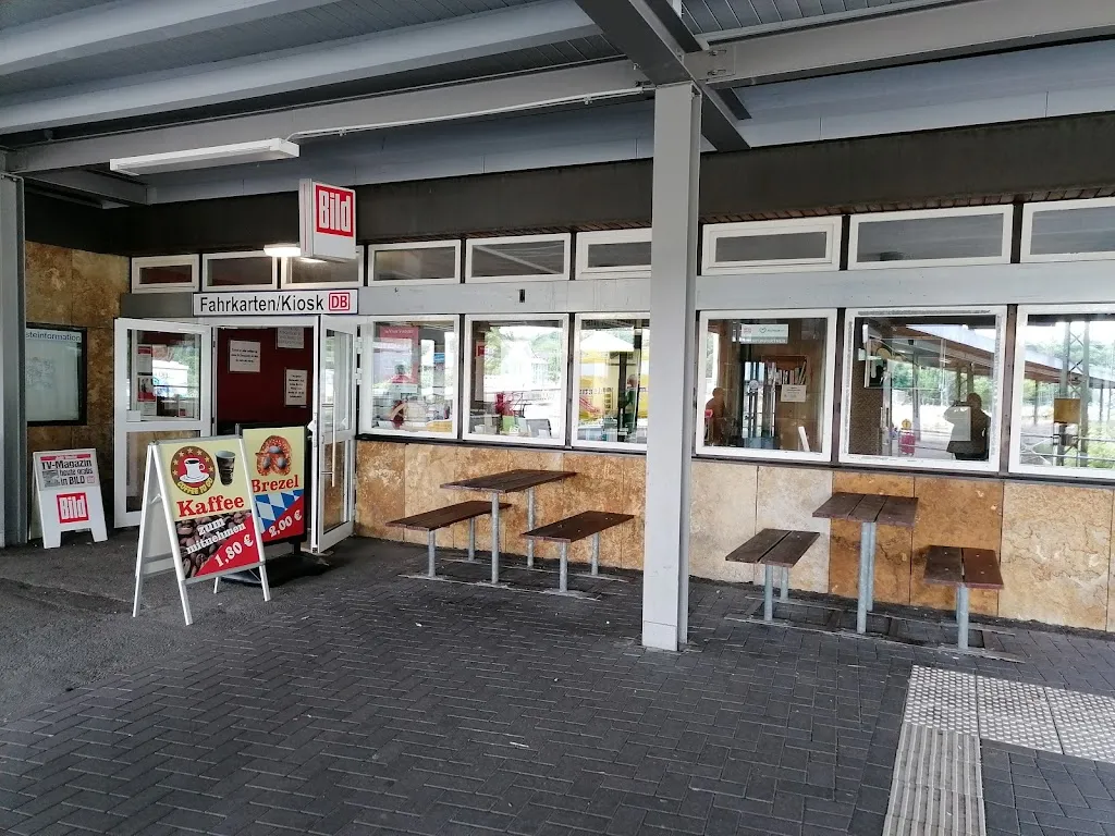 Bahnhofskiosk und Fahrkartenverkauf_Altenbeken_slider_image_1