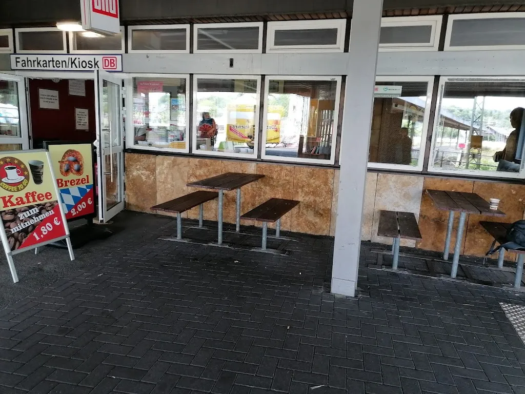 Bahnhofskiosk und Fahrkartenverkauf_Altenbeken_slider_image_2