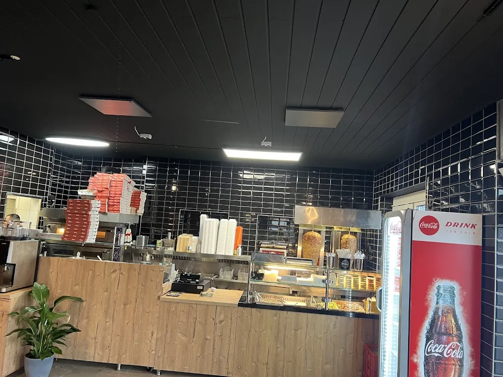 Halil's Kebabhaus&Pizzeria restaurant in Anröchte