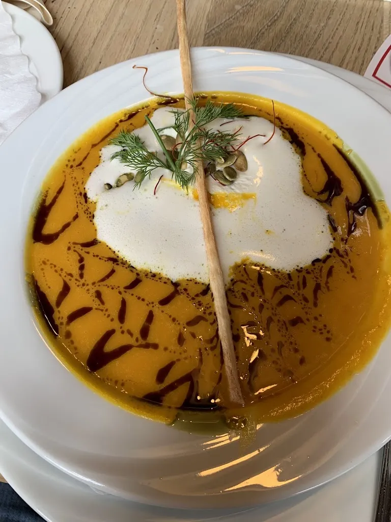 Amir Najafi_Ebersberger Alm_Ebersberg_review