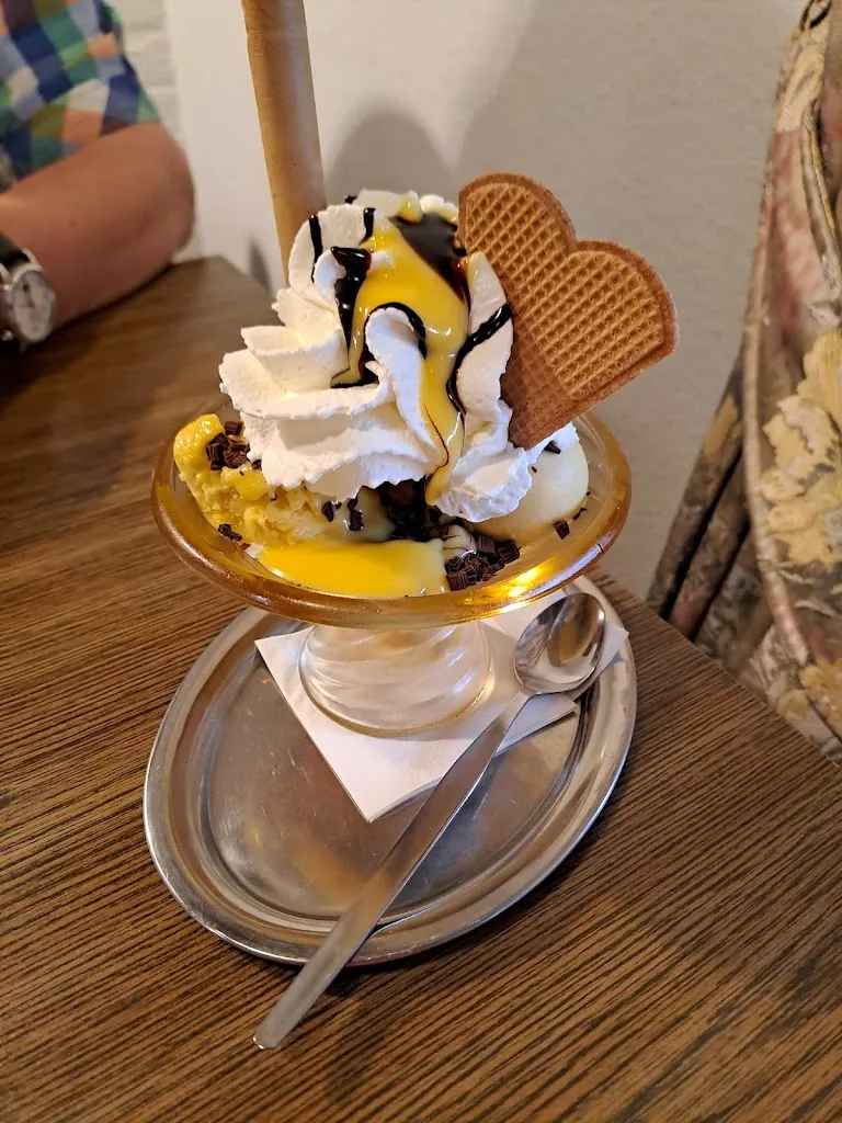 Café & Konditorei Schöller_Oldendorf_slider_image_3