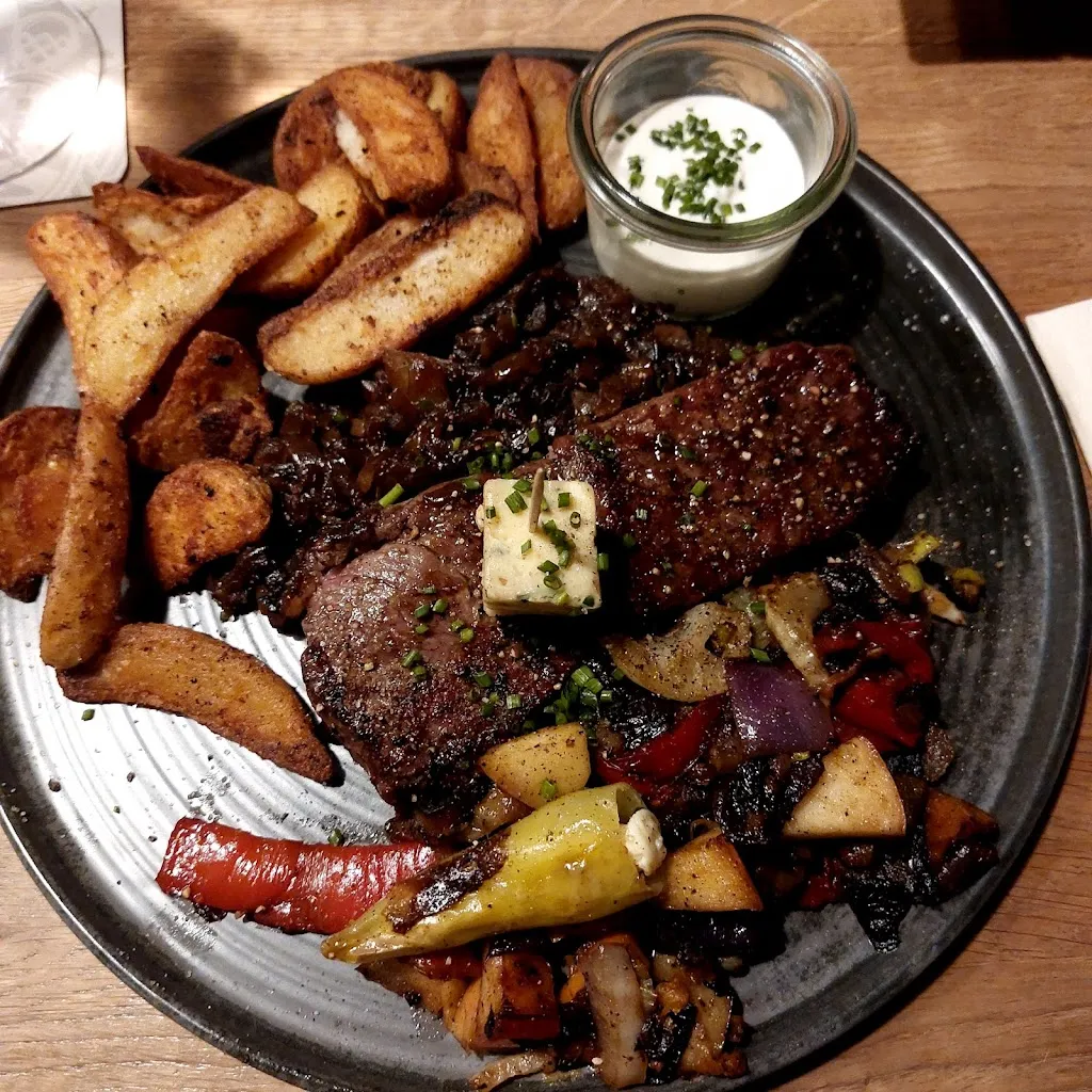 Viola Hopp_Das Stamm Haus - Bad Berleburg_Berleburg_reseña