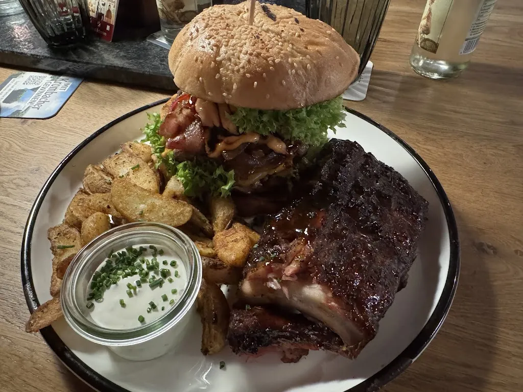 Larissa Dietrich_Das Stamm Haus - Bad Berleburg_Berleburg_reseña