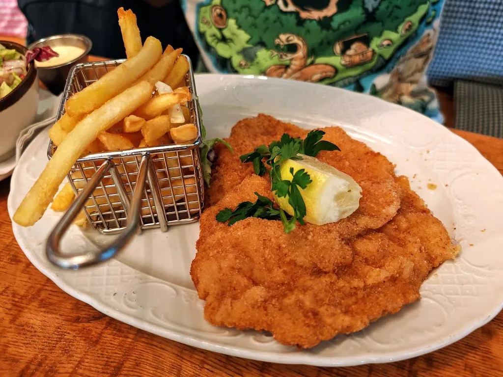 Monika Szlek_Servus Colonia Alpina_Köln_review