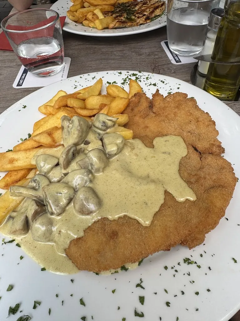 April Zawlocki_Hänneschen und die Pfeffermühle_Köln_review