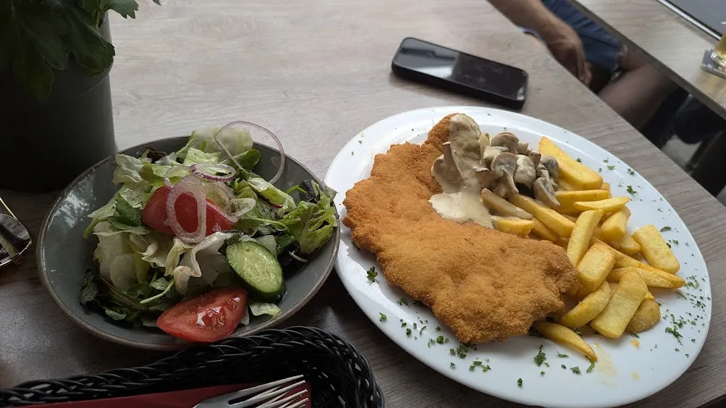 Lovindu Wijesinghe_Hänneschen und die Pfeffermühle_Köln_review