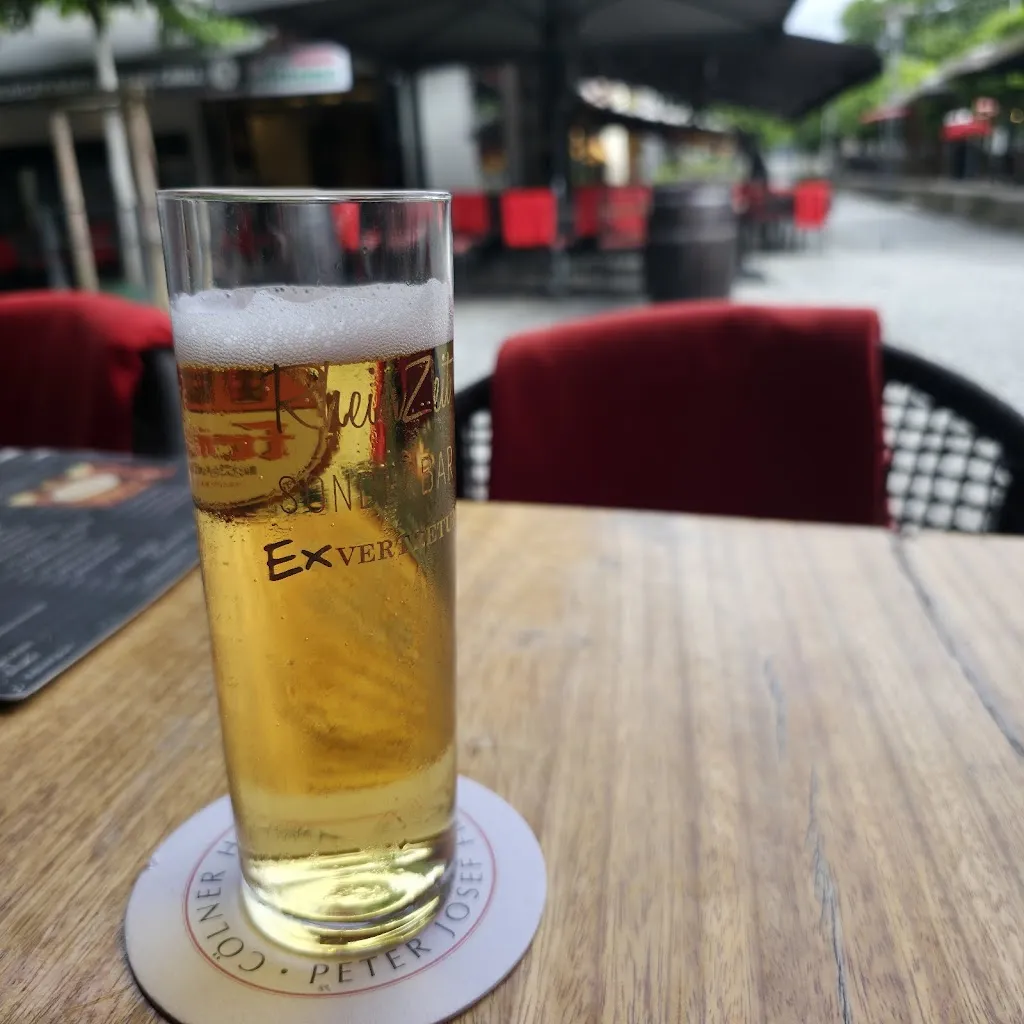 Lost Filipina_RheinZeit_Köln_review