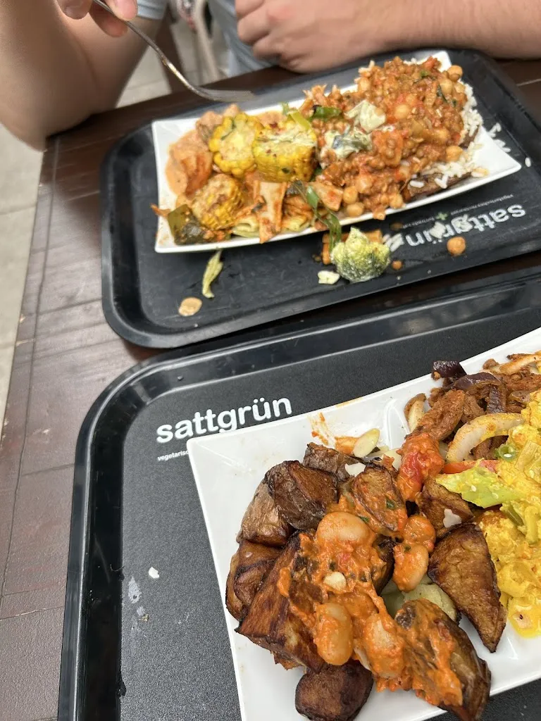 Charlotte patton_Sattgrün Köln Kolumba Viertel_Köln_review