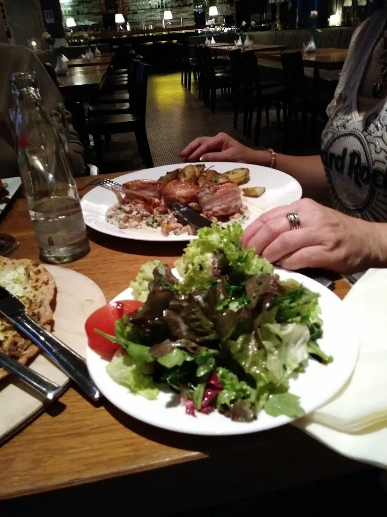 Monika Heinemann_CONSILIUM - Restaurant · Café · Bar_Köln_review