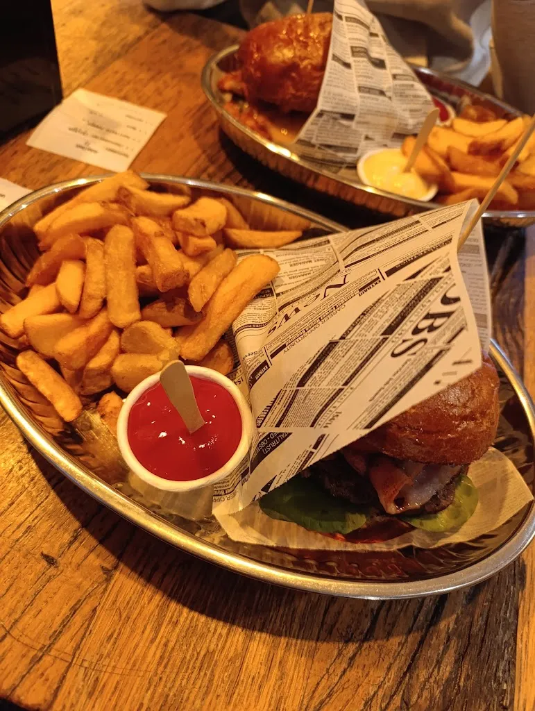 Harmony Dumay_Fräulein Herborths_Köln_reseña