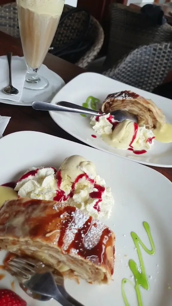 Kroatisches & Internationales Restaurant Slavia_Köln_slider_image_2